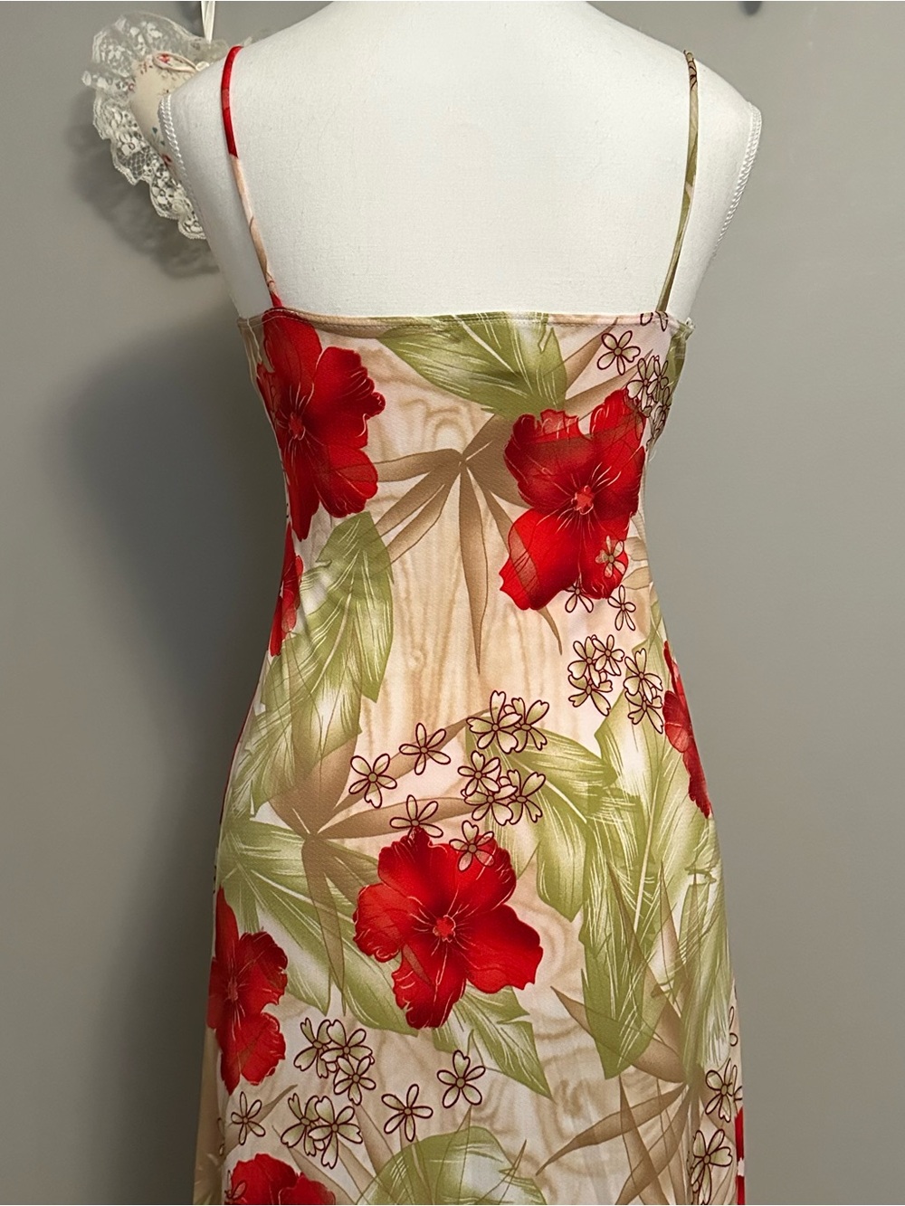 Vintage Sirens Floral Slip Dress with Pink and Green Accents - Picture 5 of 14